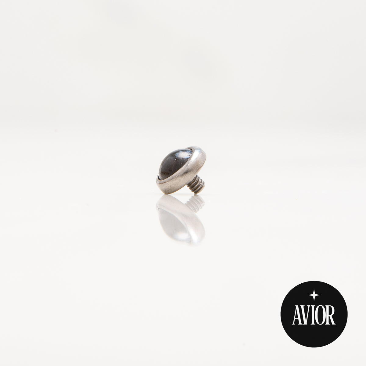 Dermal top - Crni kamen - 4 mm, Titan