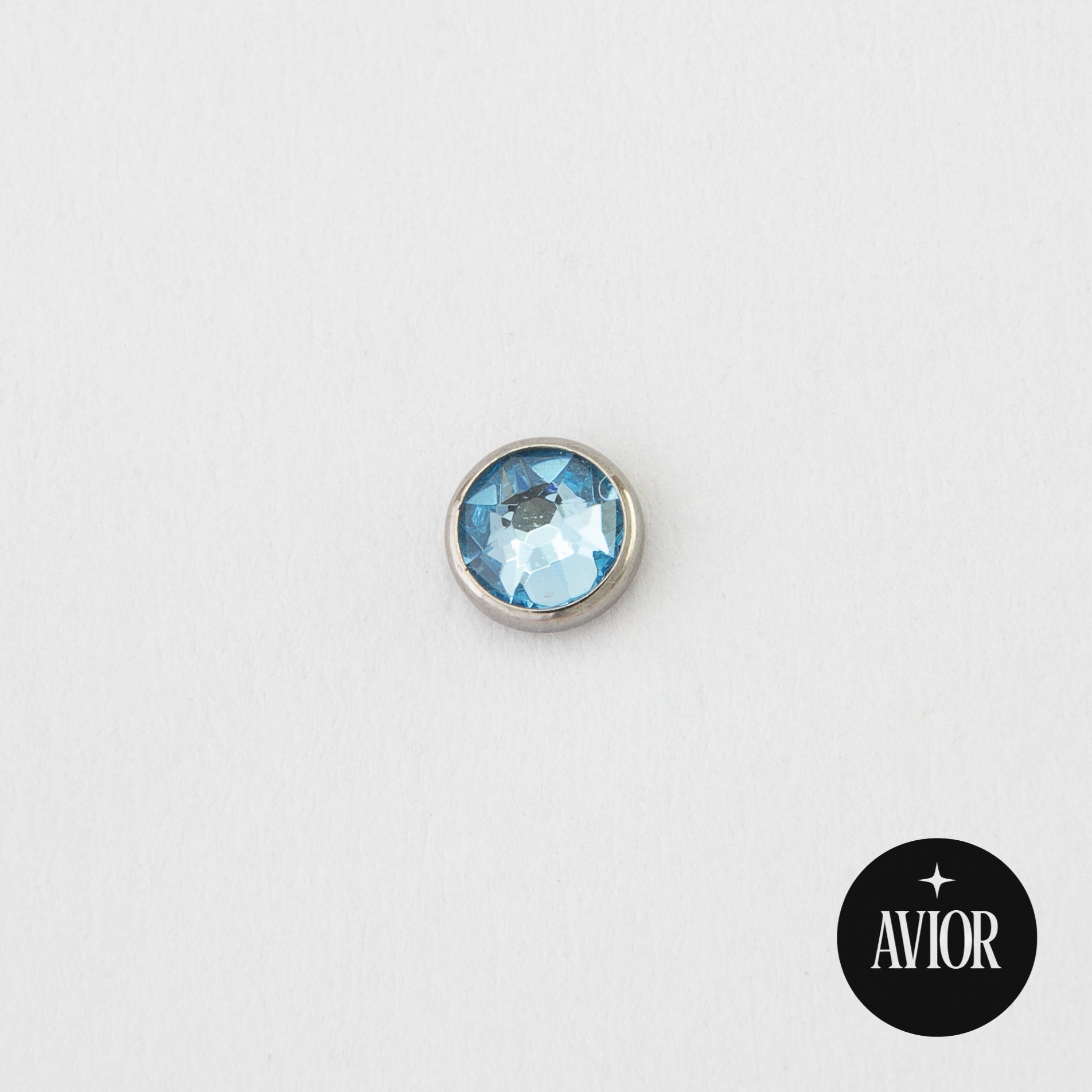 Dermal top - Plavi cirkon - 4 mm Titan