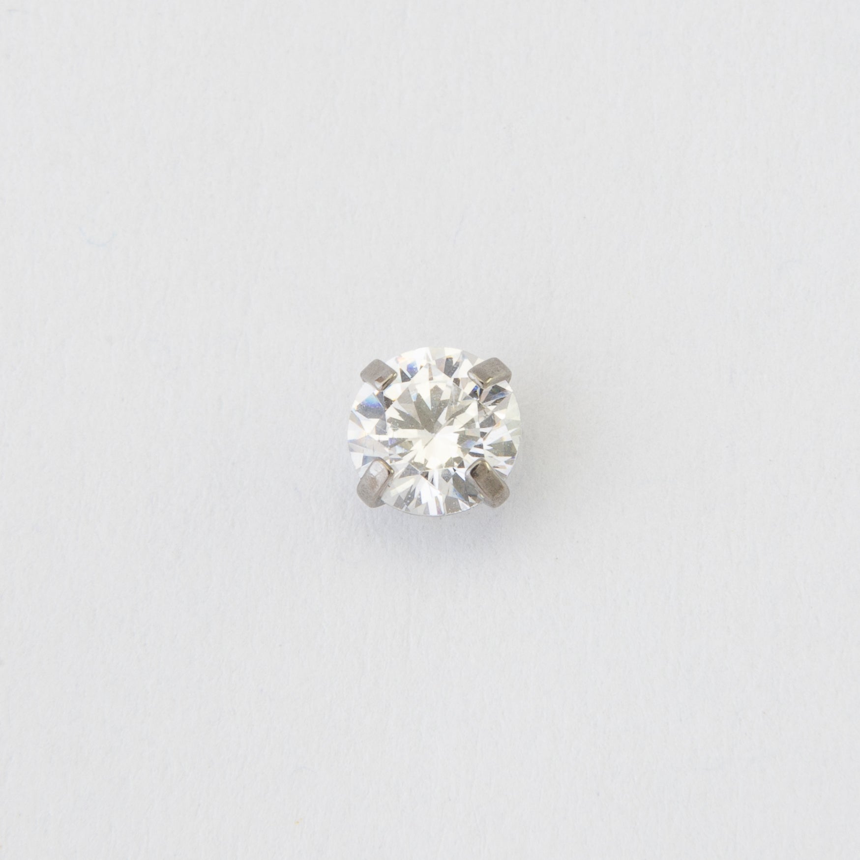 Nakit - Bijeli cirkon + šipkica, 4 mm - Titan
