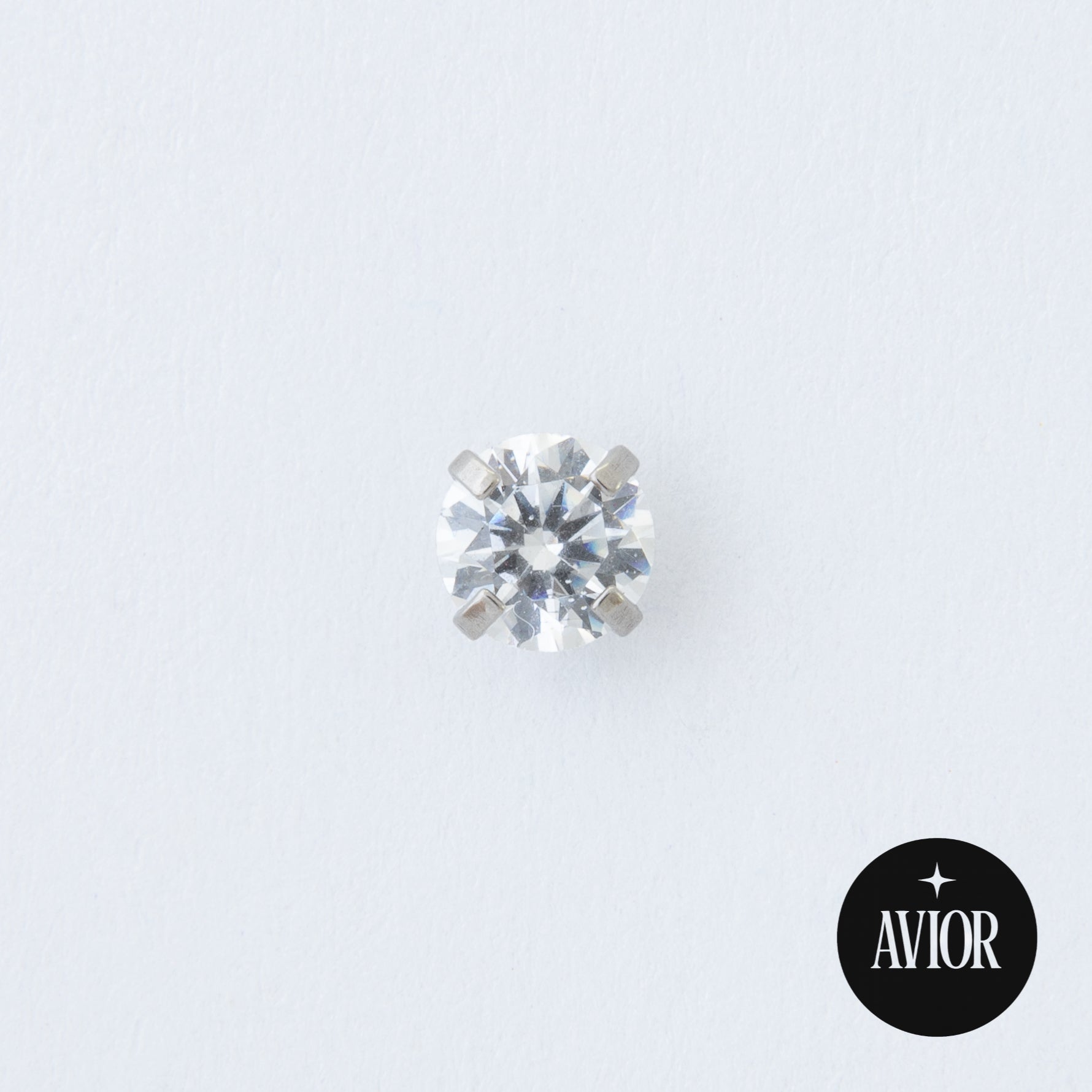 Nakit - Bijeli cirkon + šipkica, 4 mm - Titan