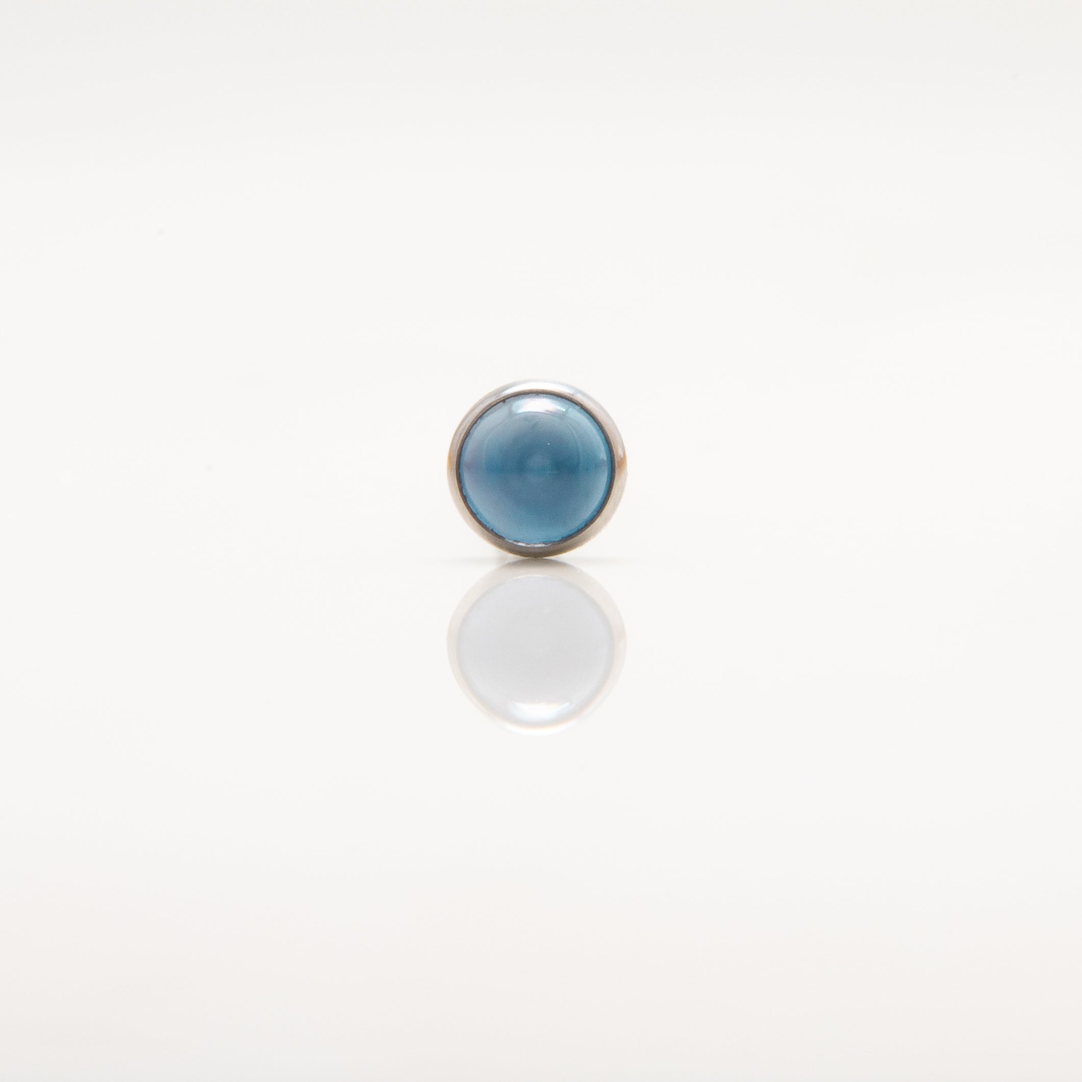 Dermal top -  Plavi glatki cirkon - 4 mm Titan