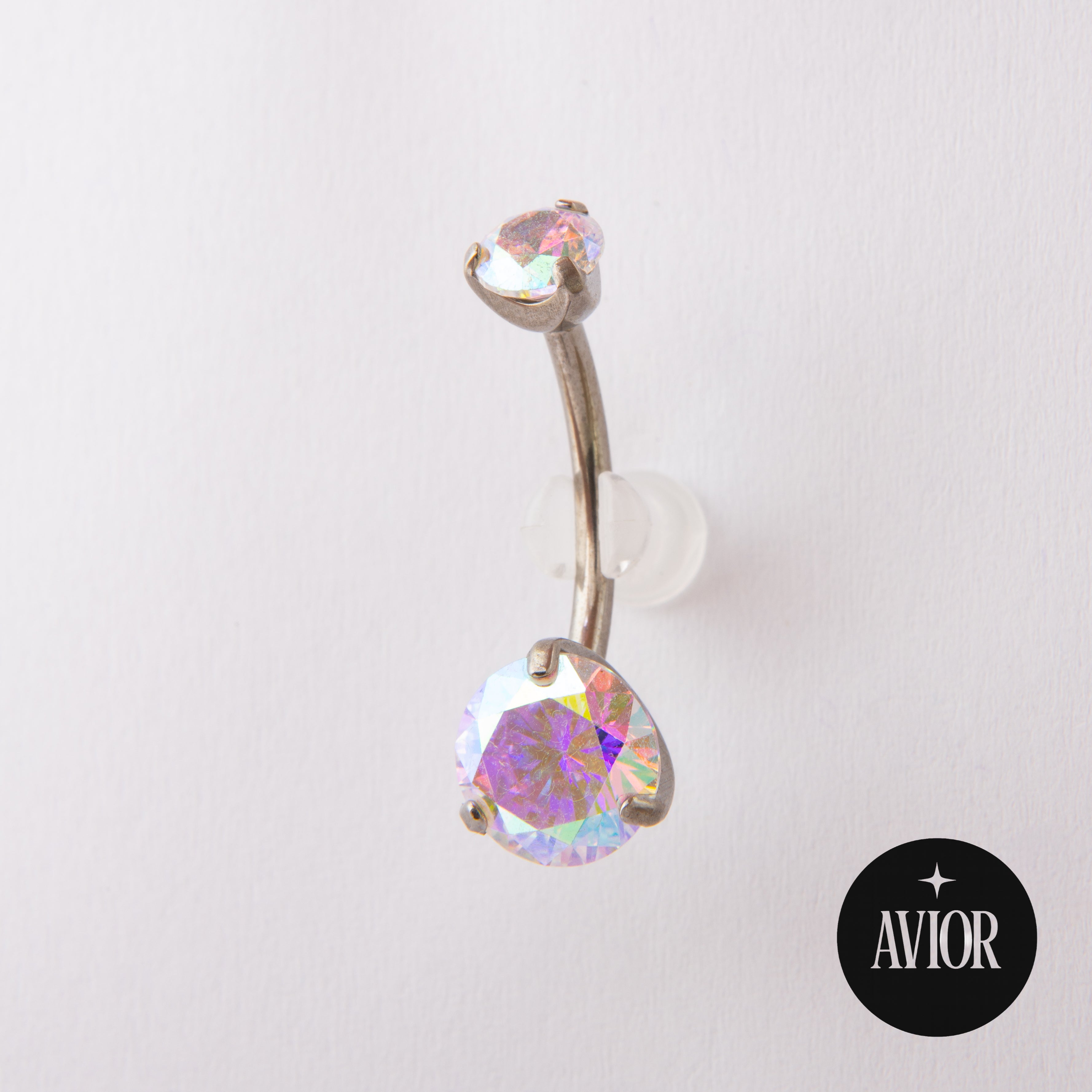 Navel - Aurelia borealis okrugli cirkon - Titan