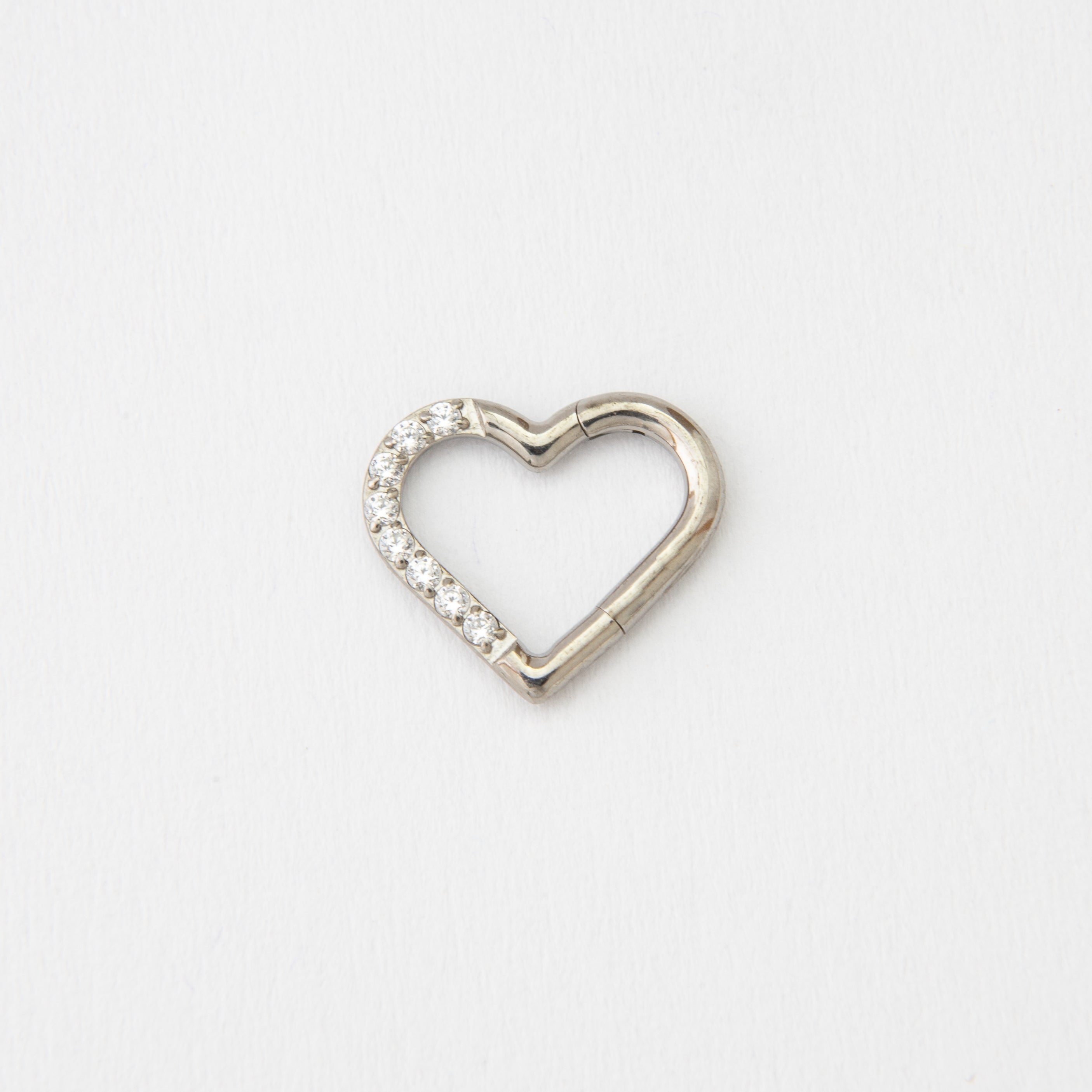 Ring - Srce metalik s cirkonima - 1.2 mm - promjer 8 mm - Titan