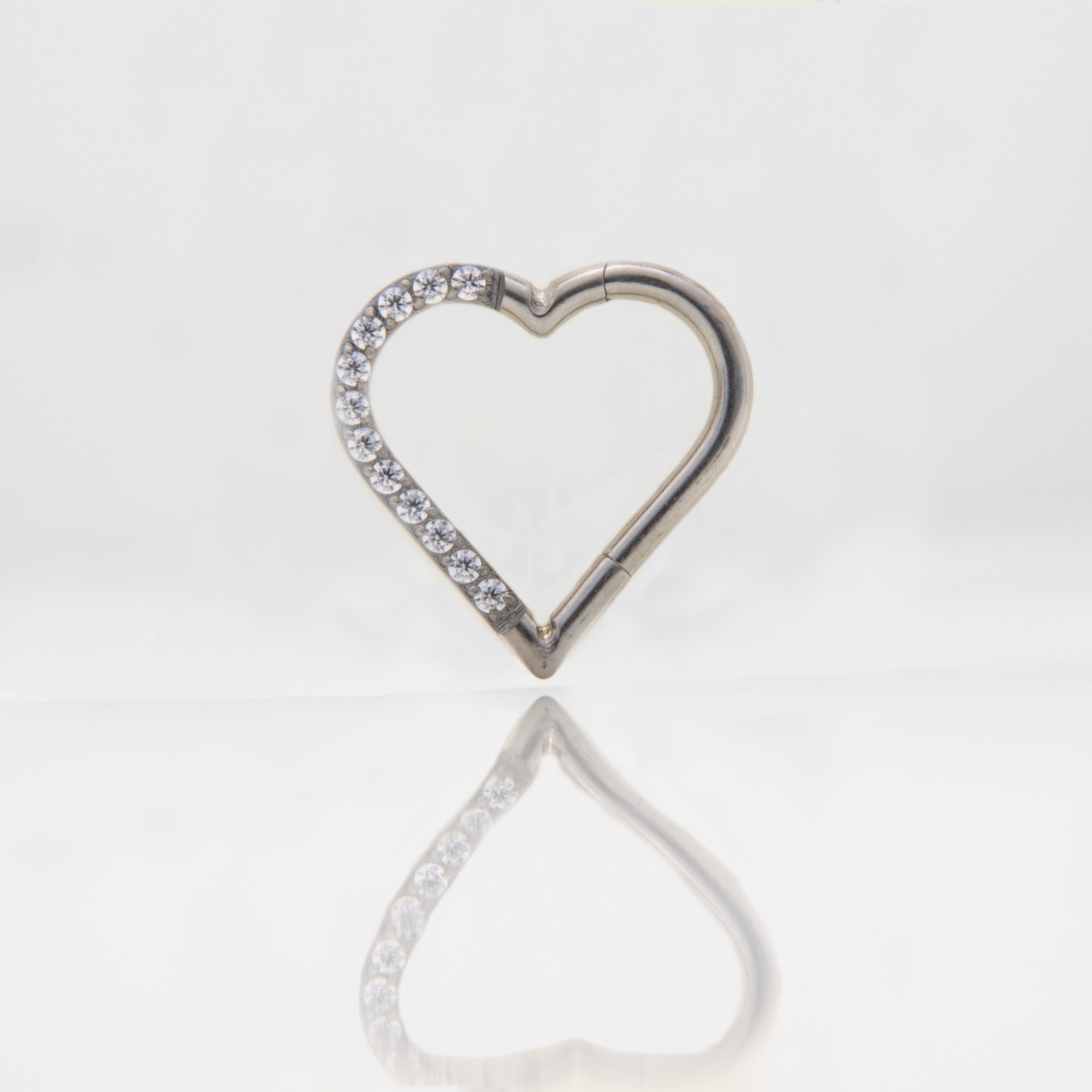 Ring - Srce metalik s cirkonima - 1.2 mm - promjer 10 mm - Titan