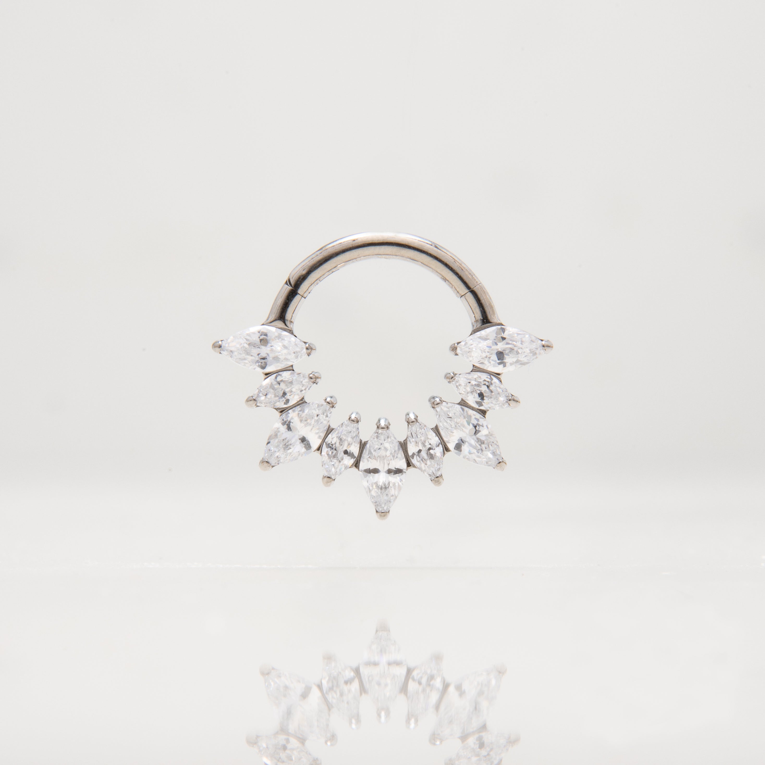 Ring - Sa šiljastim cirkonima debljine 1.2 mm - promjer 8 mm - Titan