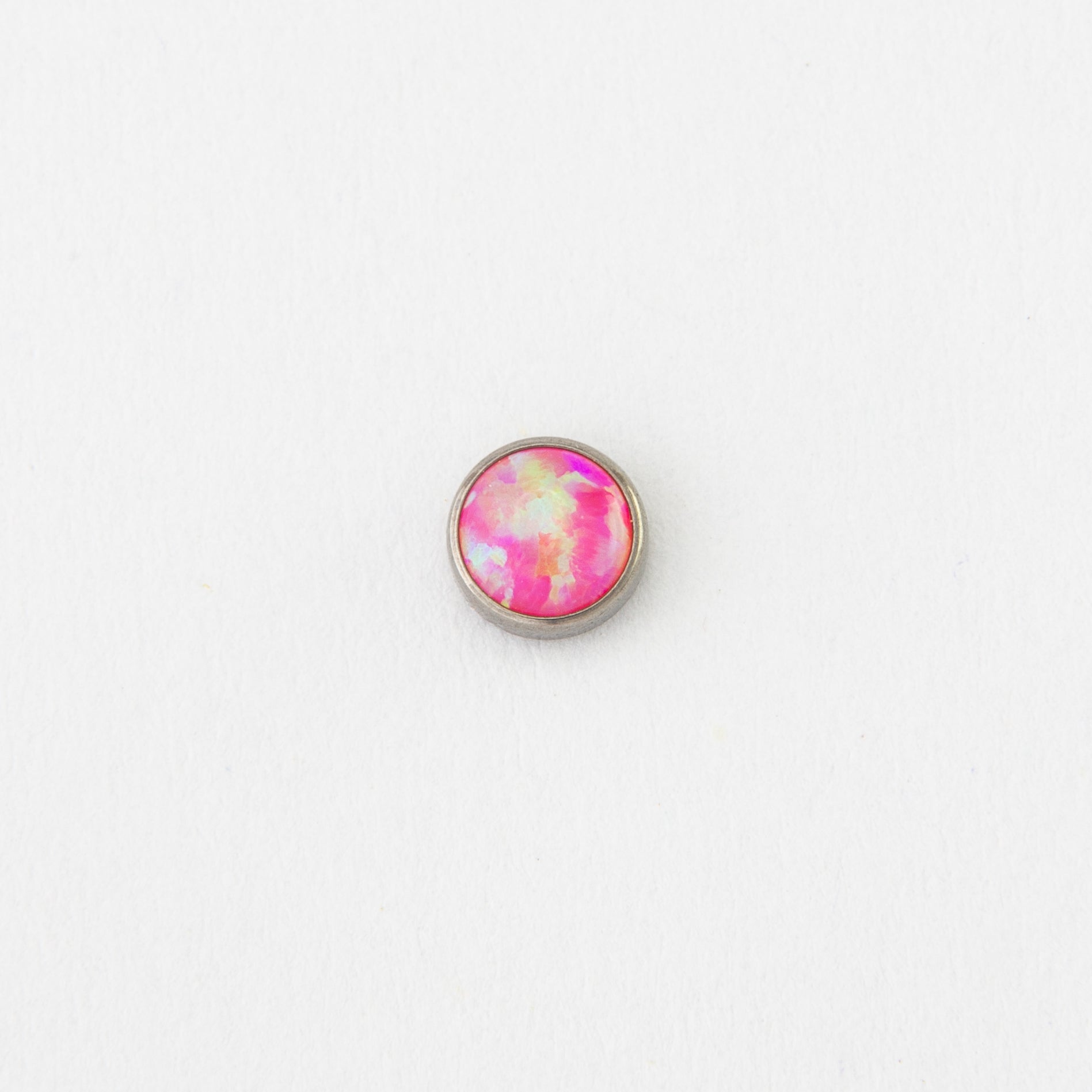 Dermal top - Ružičasti opal - 4 mm Titan