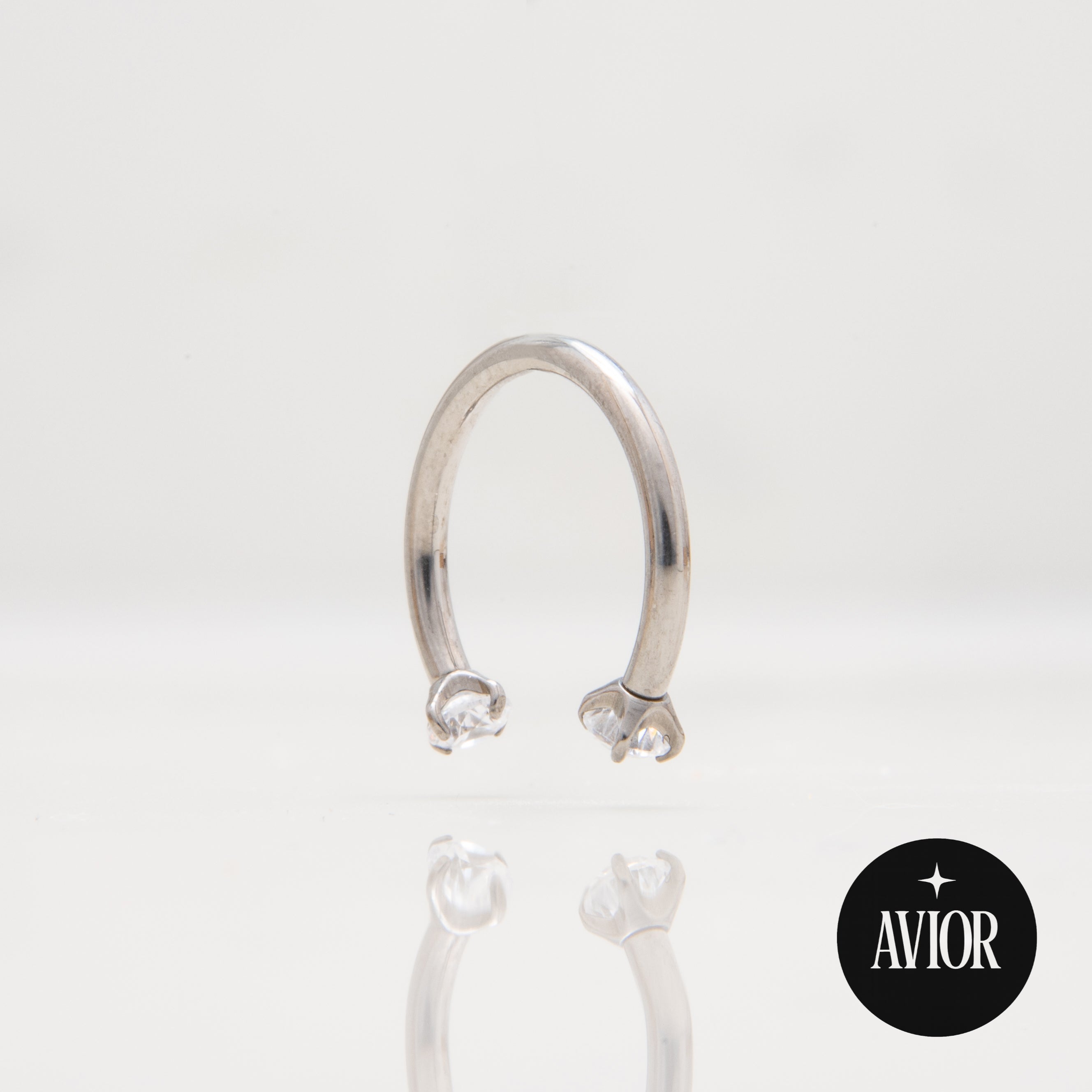 Potkova - S bijelim cirkonom promjera 3 mm - 1.2 mm - Titan