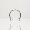 Potkova - S bijelim okruglim opalom promjera 3 mm - 1.2 mm - Titan